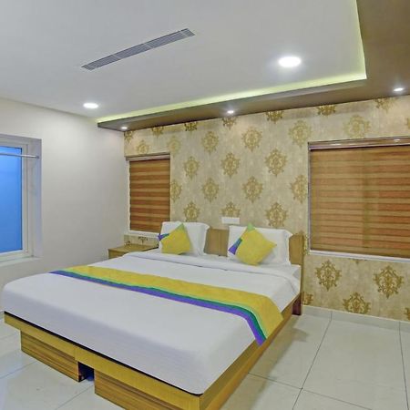 Treebo Trip Majestic Inn Thampanoor Thiruvananthapuram Kültér fotó