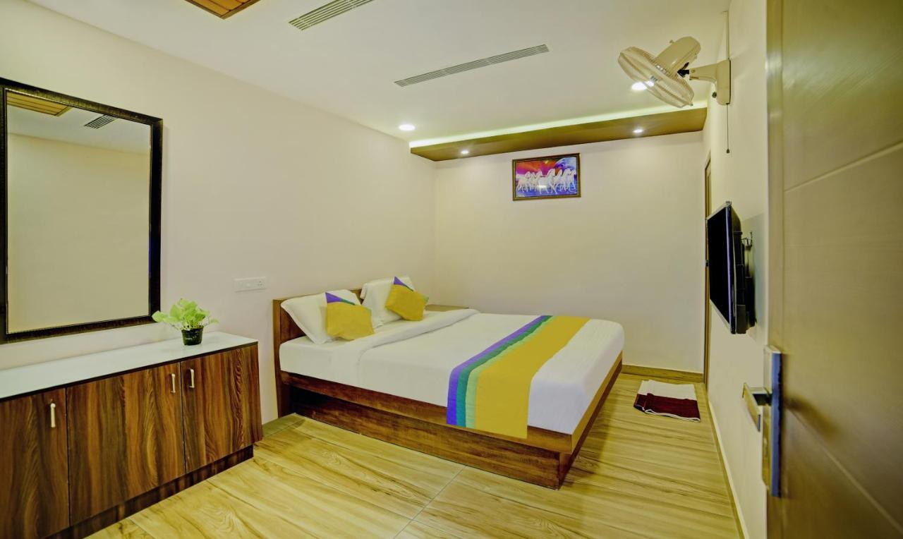 Treebo Trip Majestic Inn Thampanoor Thiruvananthapuram Kültér fotó